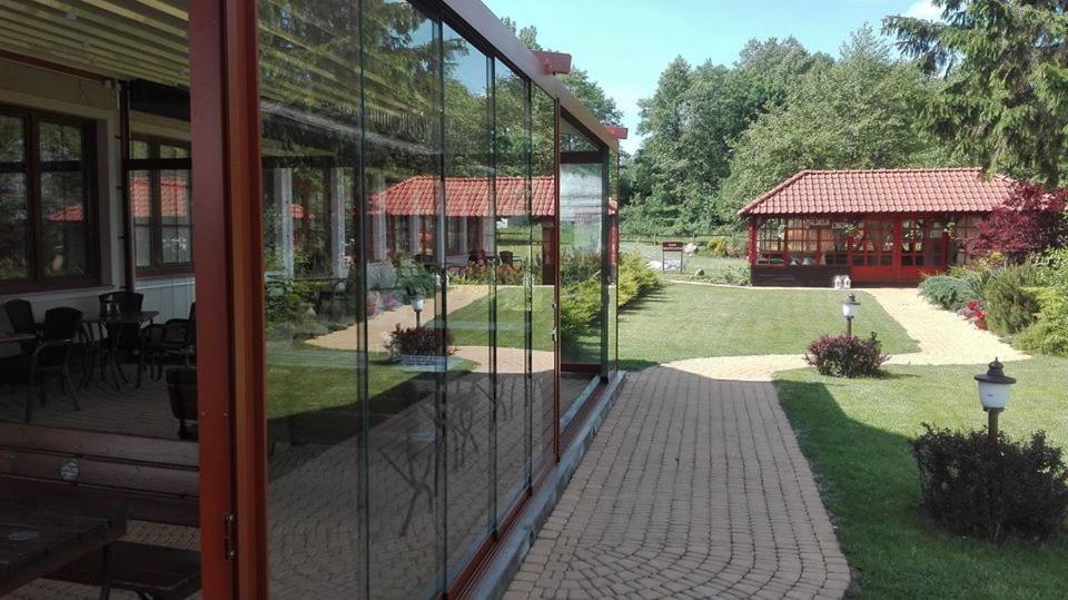 Hotel Sloneczny Brzeg Бискупиец Екстериор снимка