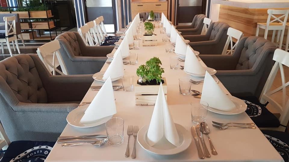 Hotel Sloneczny Brzeg Бискупиец Екстериор снимка