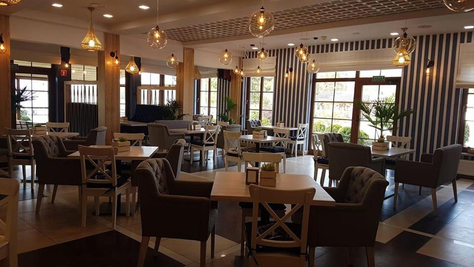 Hotel Sloneczny Brzeg Бискупиец Екстериор снимка